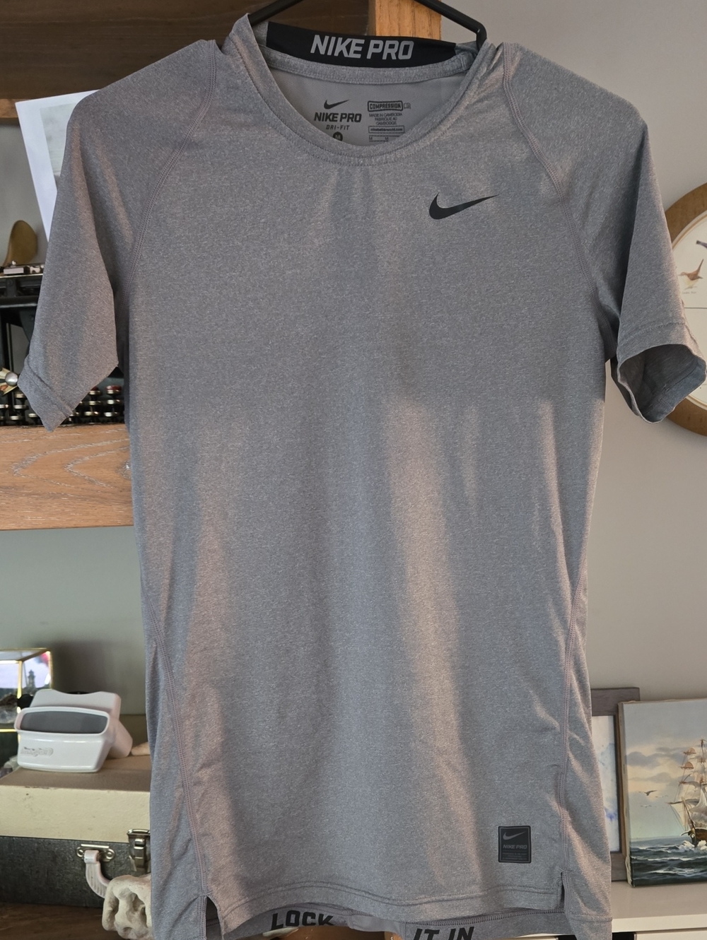 Nike Pro Womens Heather Gray Short Sleeve Training Tee - Size Medium
